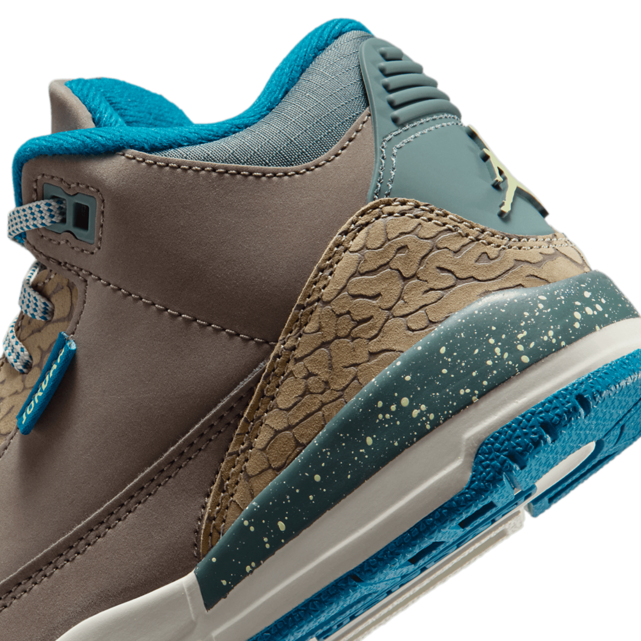 Jordan Retro 3 UNI Image 8 of 9. Tap to open photo gallery.