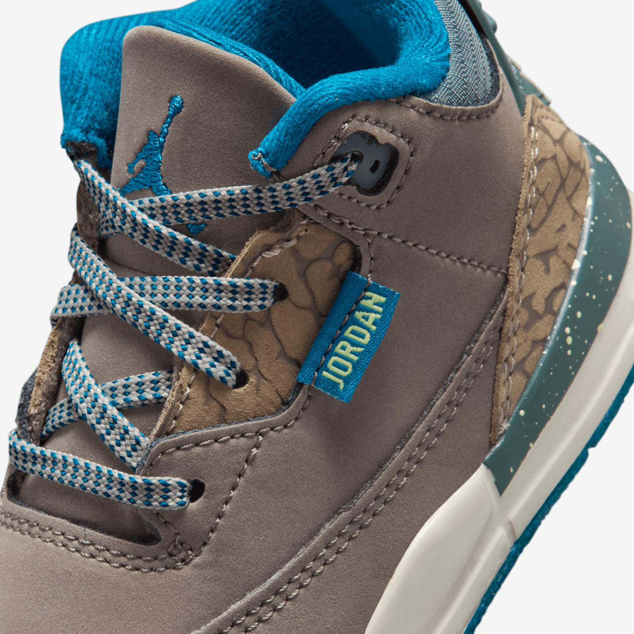 Jordan Retro 3 UNI Image 7 of 8. Tap to open photo gallery.