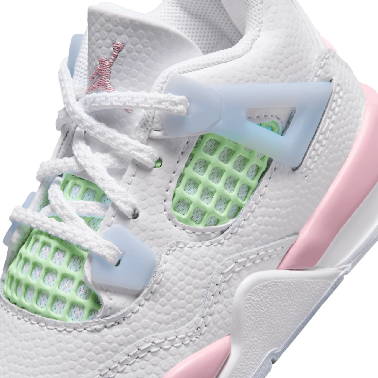 Jordan AJ 4 Retro Fem Image 7 of 8. Tap to open photo gallery.