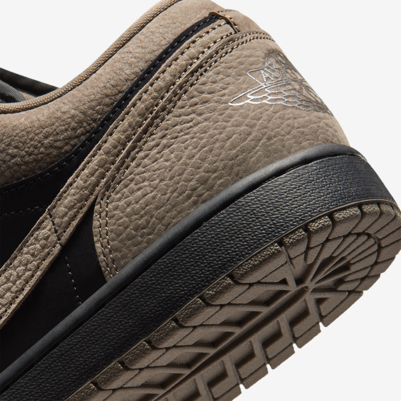 Jordan Air Jordan 1 Low SE Image 8 of 8. Tap to open photo gallery.