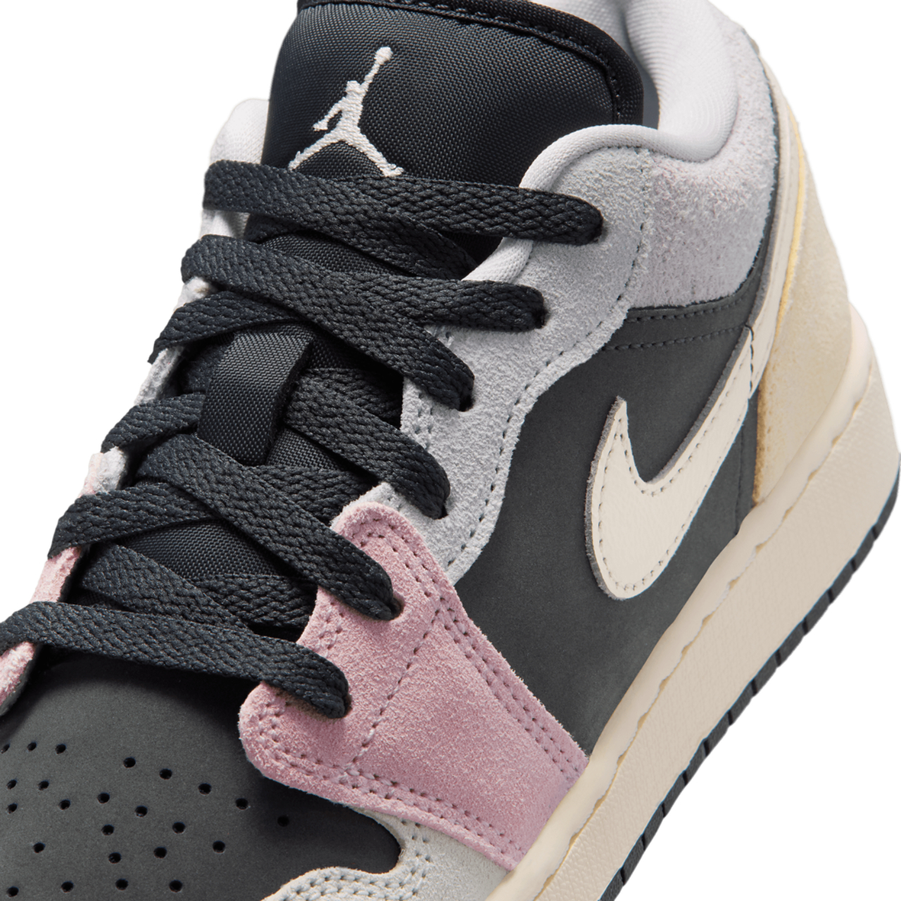 Jordan AJ 1 Low SE Image 7 of 8. Tap to open photo gallery.