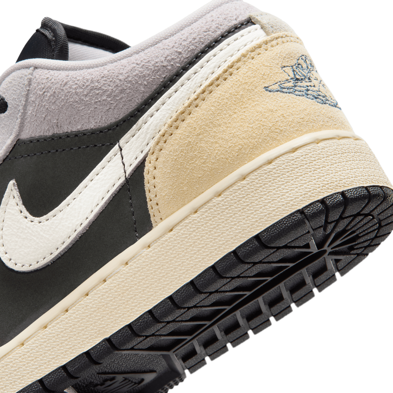 Jordan AJ 1 Low SE Image 8 of 8. Tap to open photo gallery.