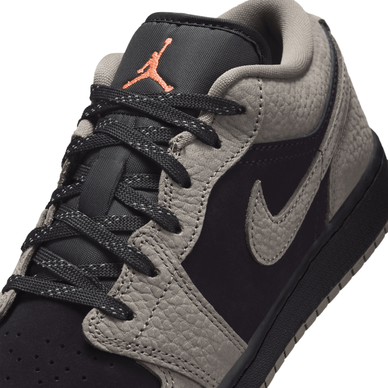 Jordan AJ 1 Low SE Image 7 of 8. Tap to open photo gallery.