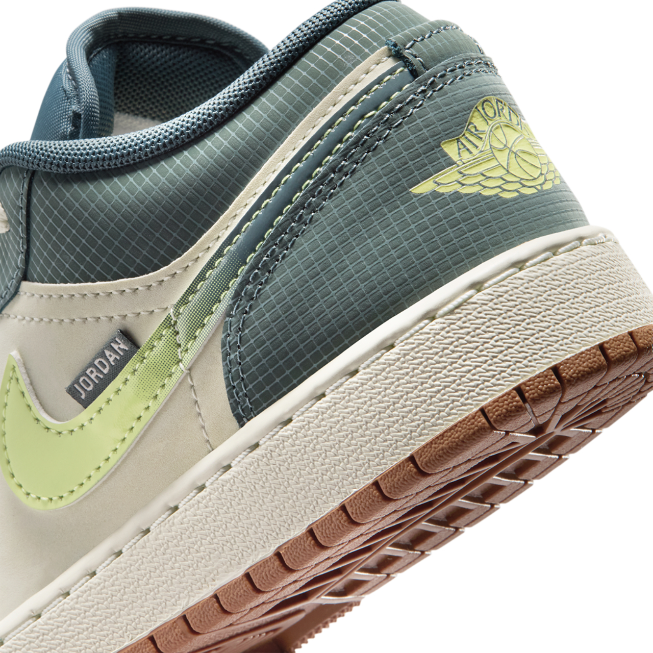 Jordan AJ 1 Low SE Image 8 of 10. Tap to open photo gallery.