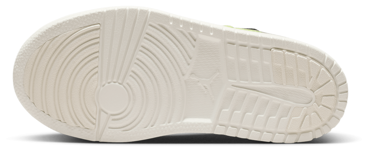 Jordan AJ 1 Low Alt SE Uni Image 5 of 10. Tap to open photo gallery.