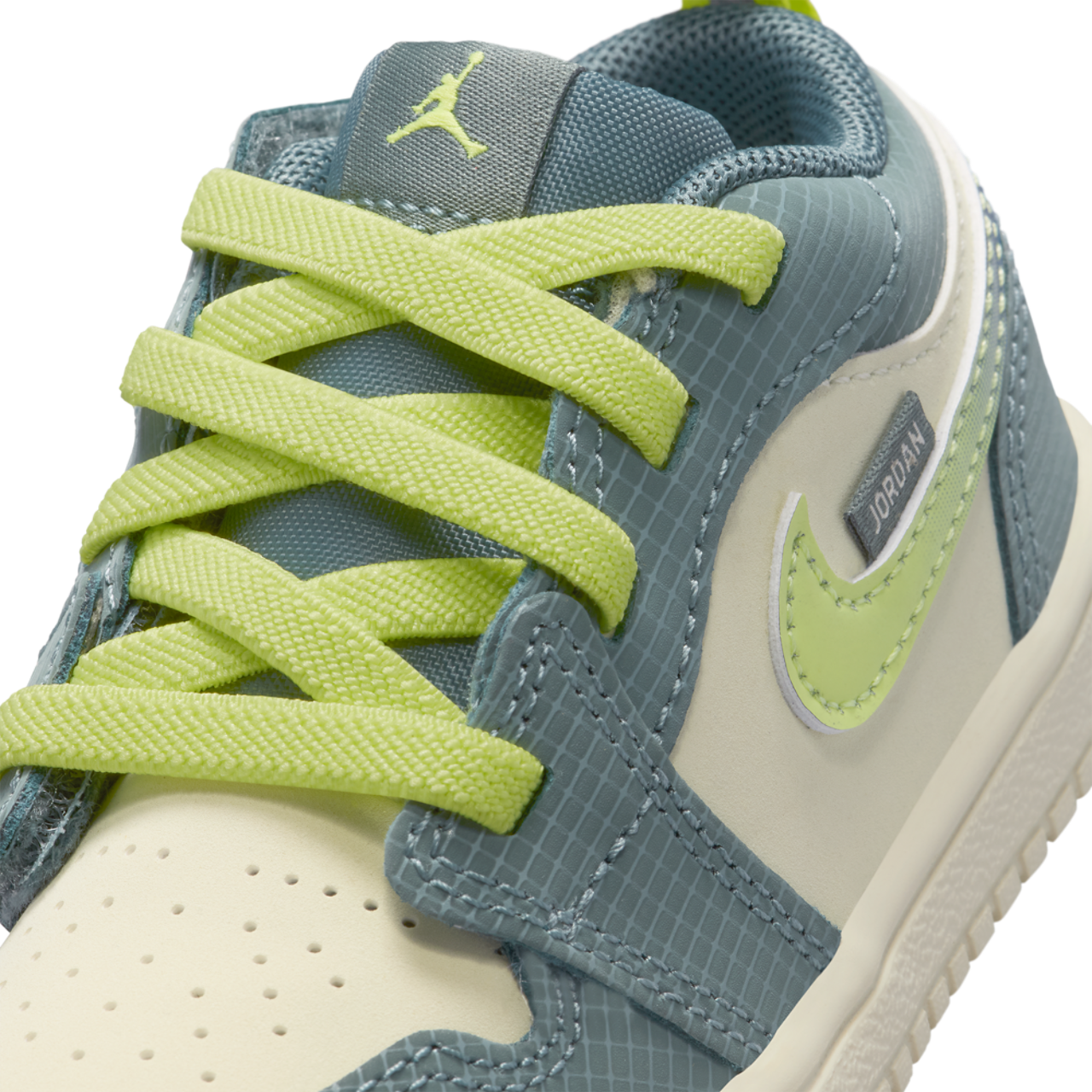 Jordan AJ 1 Low ALT SE Image 7 of 8. Tap to open photo gallery.