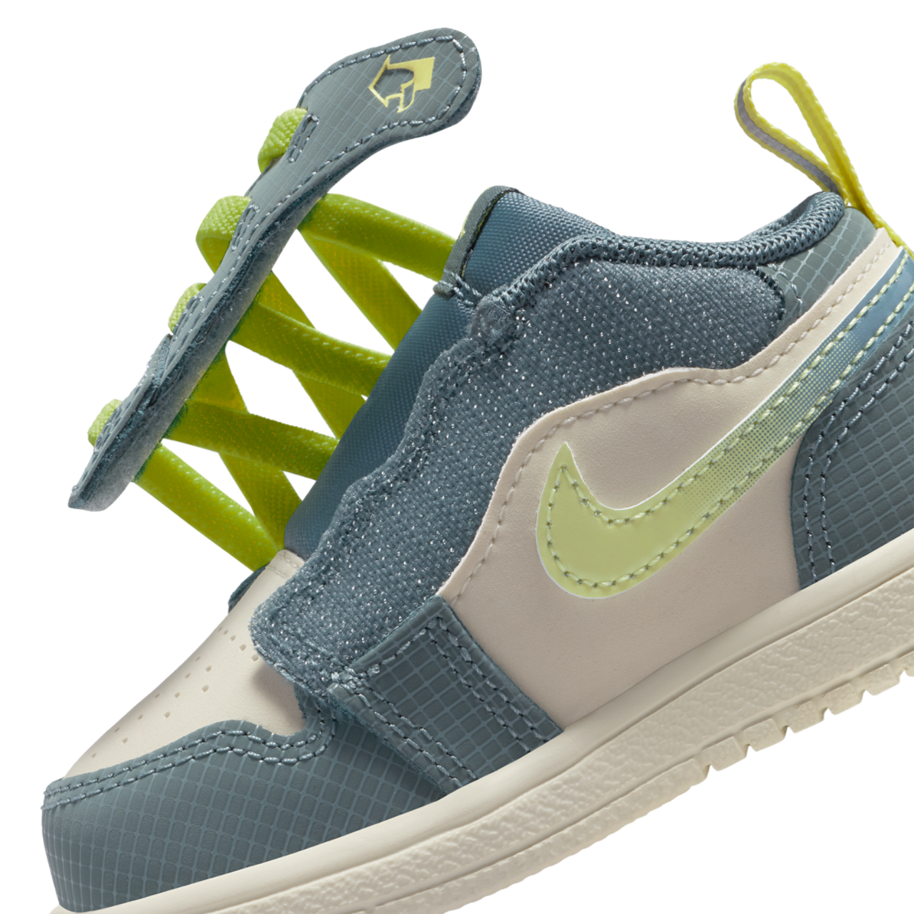 Jordan AJ 1 Low ALT SE Image 8 of 8. Tap to open photo gallery.