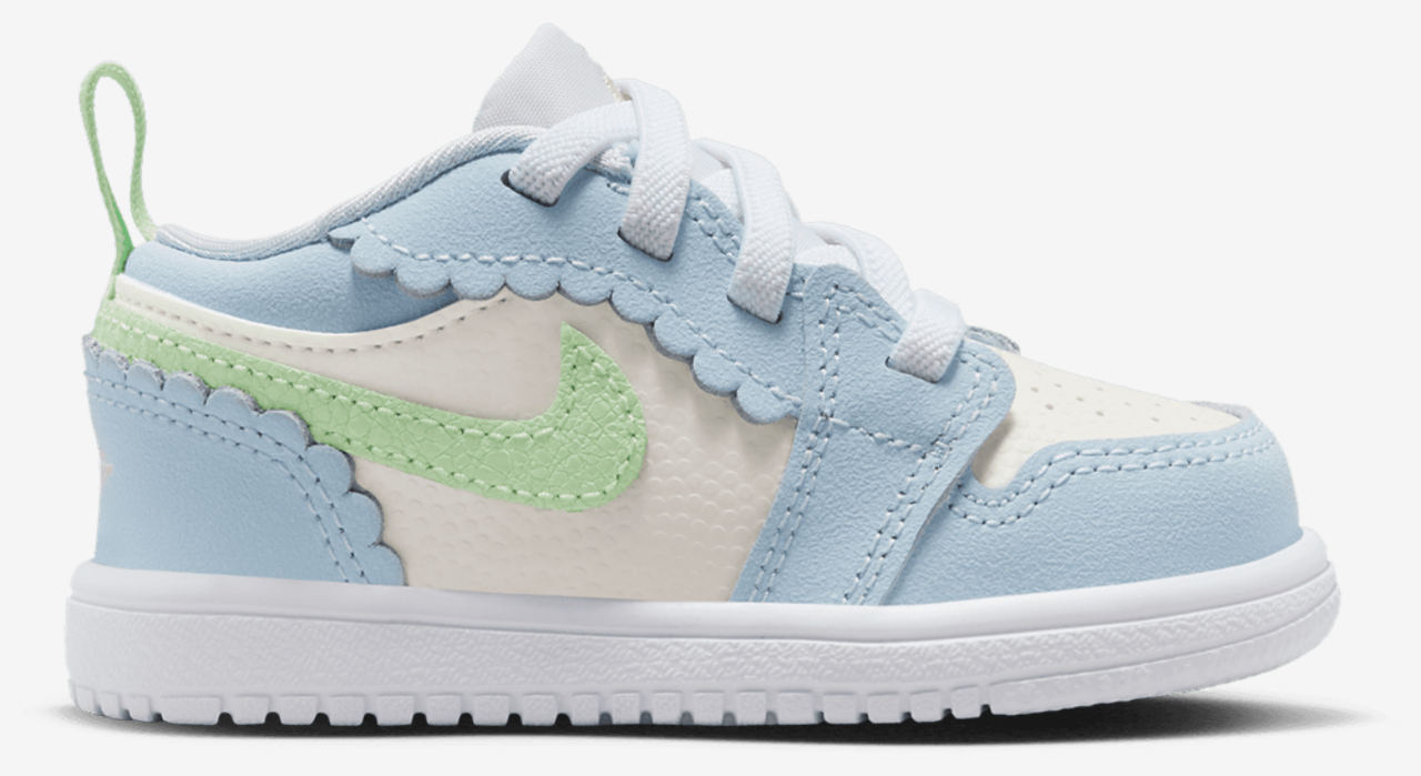 Jordan AJ 1 Low ALT SE Fem Image 1 of 12. Tap to open photo gallery.