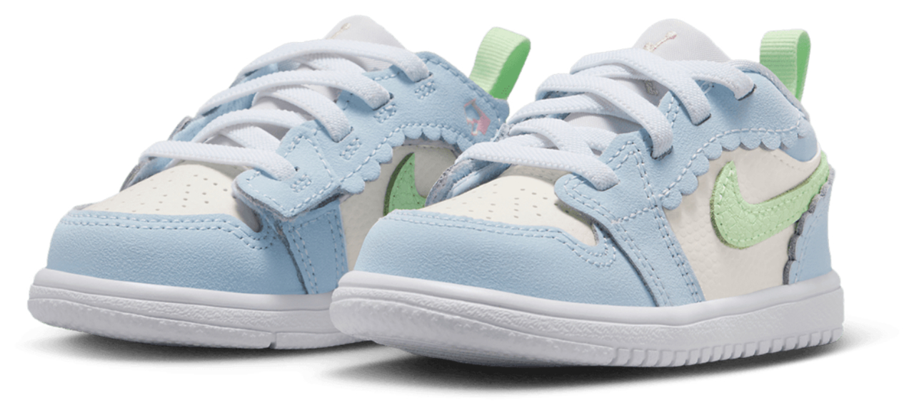 Jordan AJ 1 Low ALT SE Fem Image 6 of 12. Tap to open photo gallery.