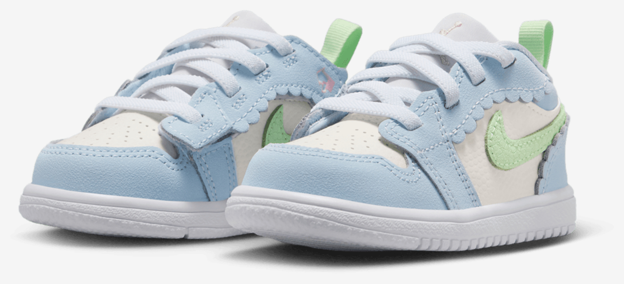 Jordan AJ 1 Low ALT SE Fem Image 6 of 12. Tap to open photo gallery.