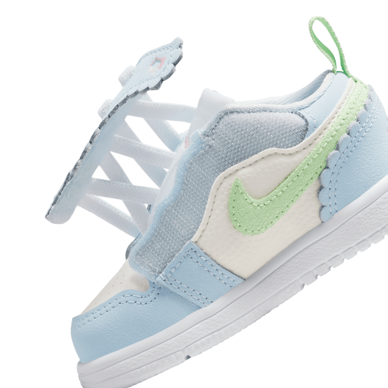Jordan AJ 1 Low ALT SE Fem Image 8 of 12. Tap to open photo gallery.