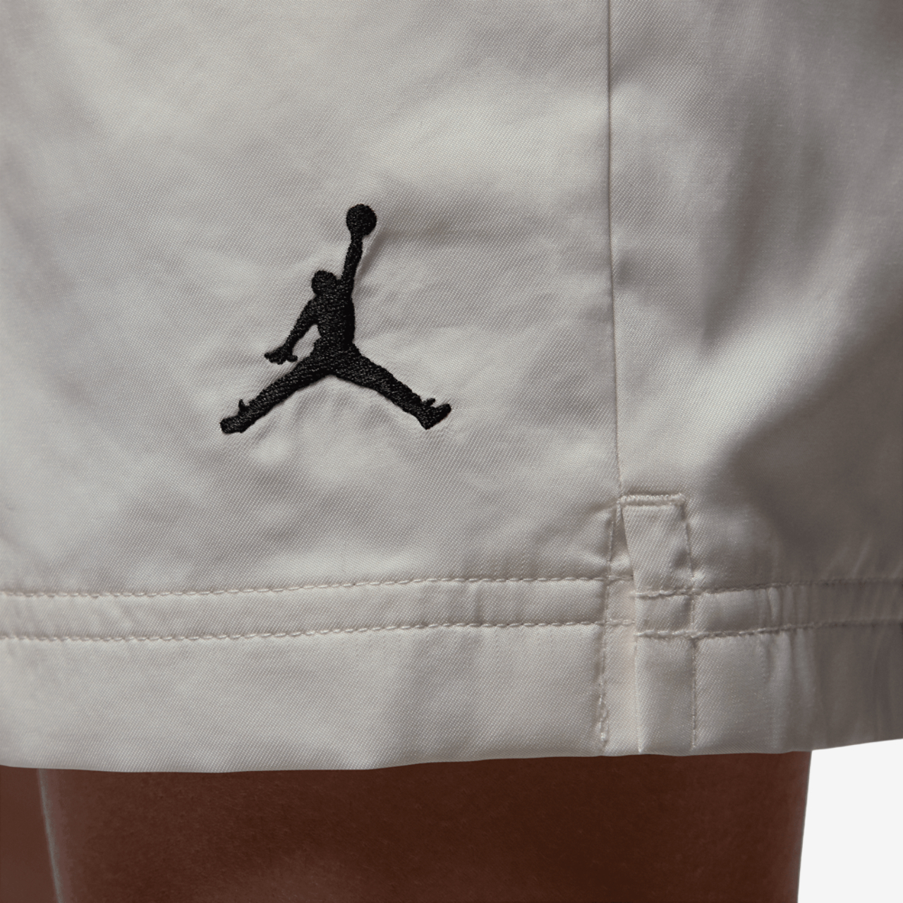 Jordan Essential SMR PK LBR NY Shorts Image 5 of 8. Tap to open photo gallery.