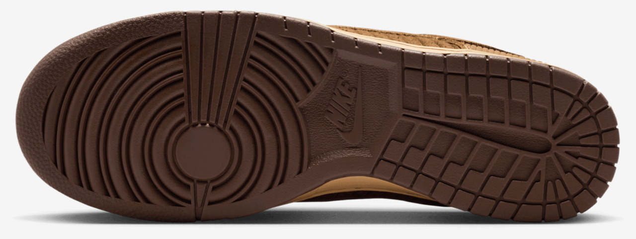 Nike Dunk Low Retro Premium Image 5 of 8. Tap to open photo gallery.