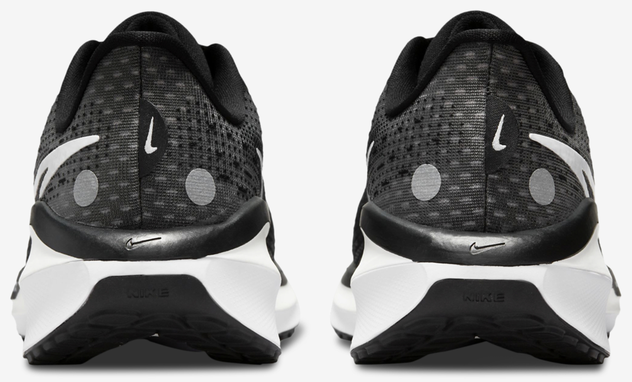 Nike Vomero 17 Image 4 of 6. Tap to open photo gallery.