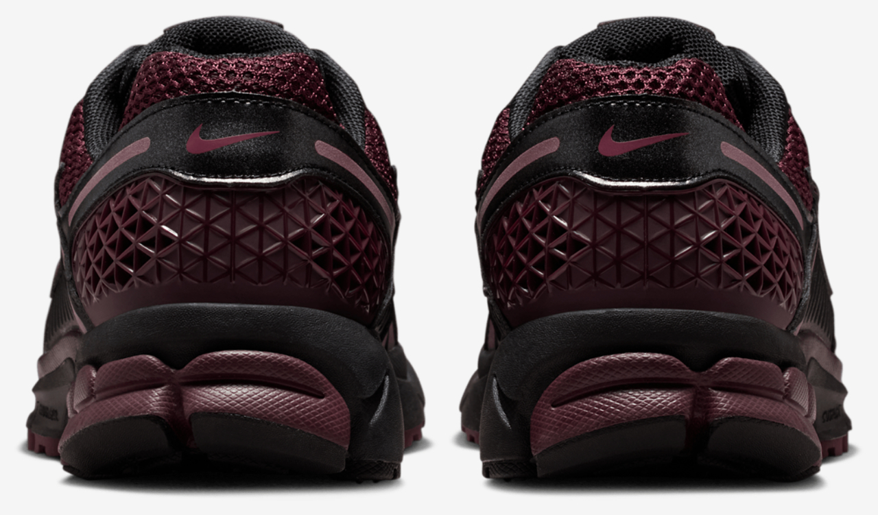 Nike Zoom Vomero 5 Image 3 of 5. Tap to open photo gallery.