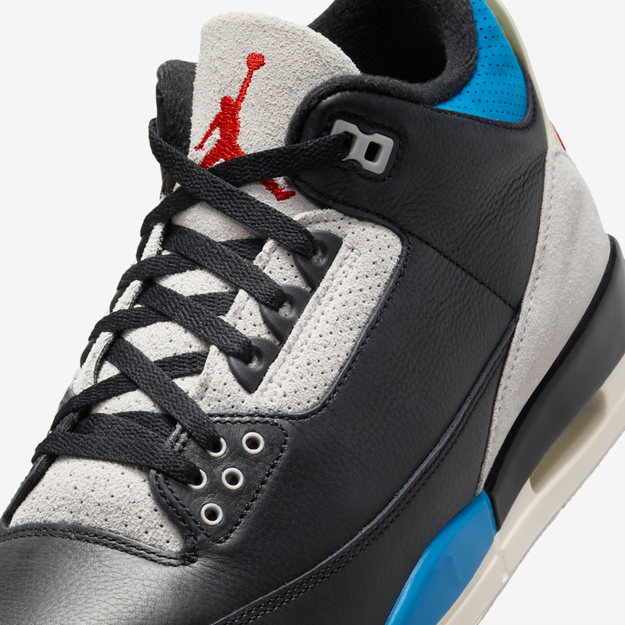 Jordan AJ Retro 3 OG Image 7 of 8. Tap to open photo gallery.