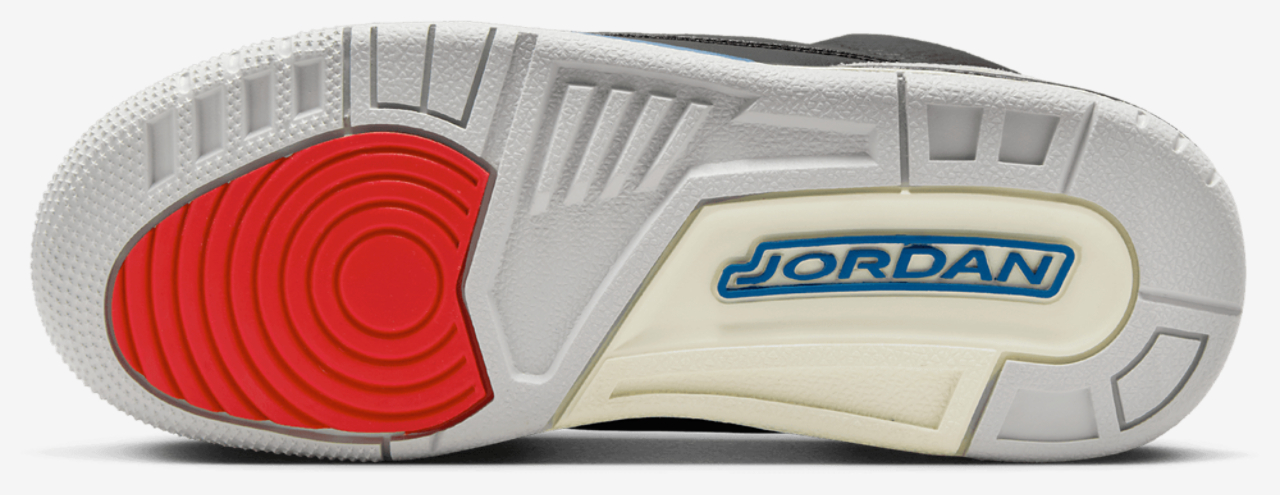 Jordan Air Jordan 3 Retro OG Image 5 of 8. Tap to open photo gallery.