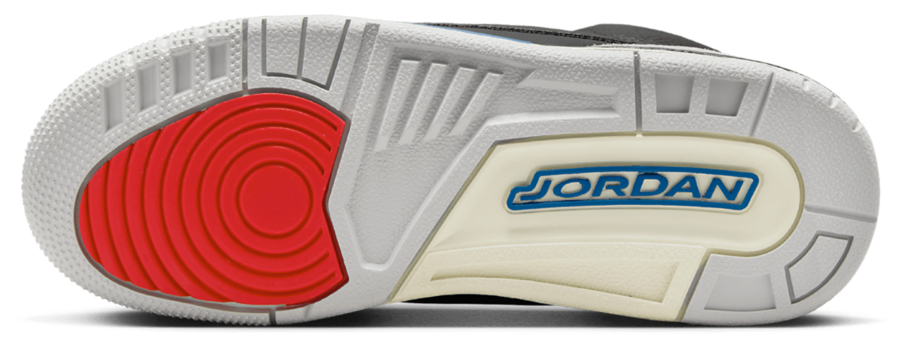 Jordan Air Jordan 3 Retro OG Image 5 of 8. Tap to open photo gallery.