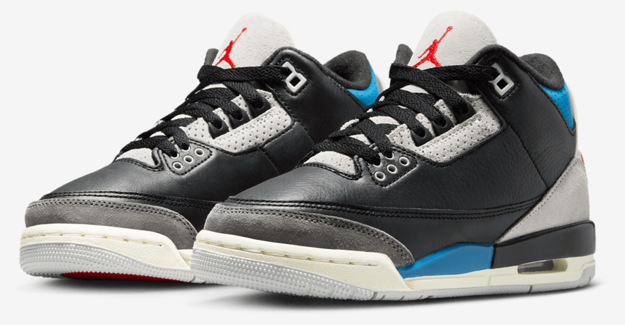 Jordan Air Jordan 3 Retro OG Image 6 of 8. Tap to open photo gallery.