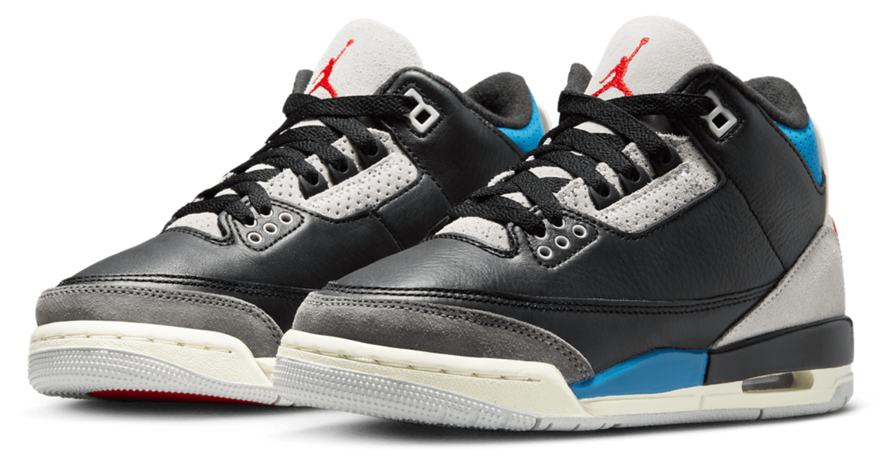 Jordan Air Jordan 3 Retro OG Image 6 of 8. Tap to open photo gallery.