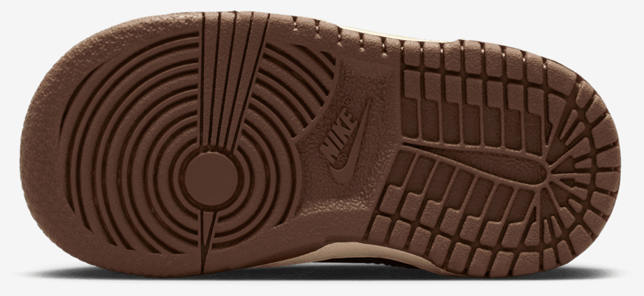 Nike Dunk Low Image 5 of 7. Tap to open photo gallery.