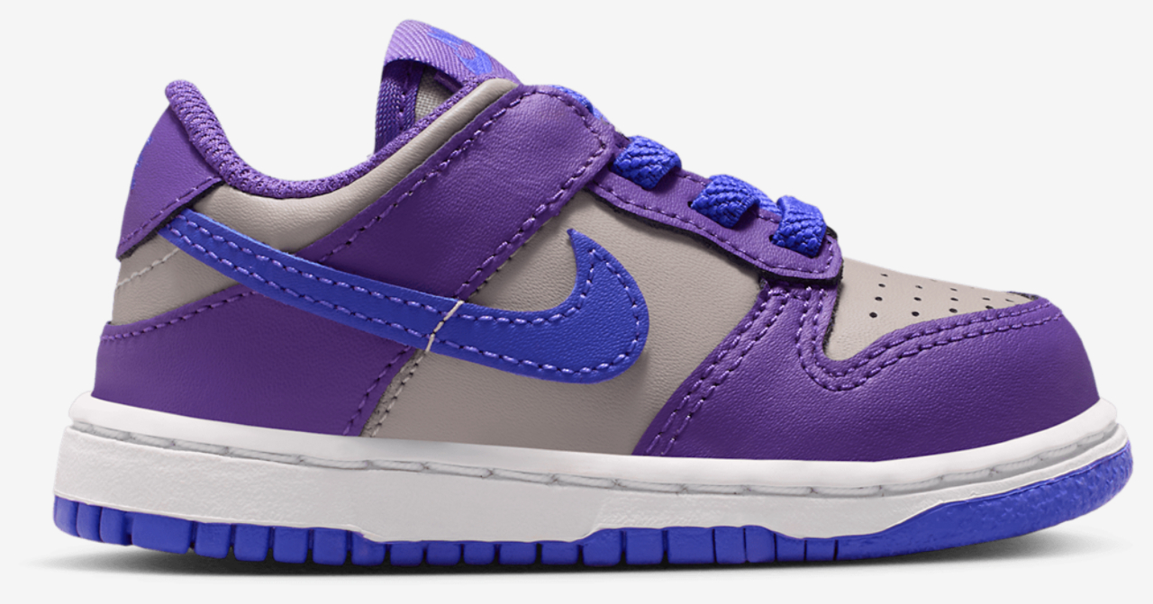 Nike Dunk Low Image 1 of 7. Tap to open photo gallery.
