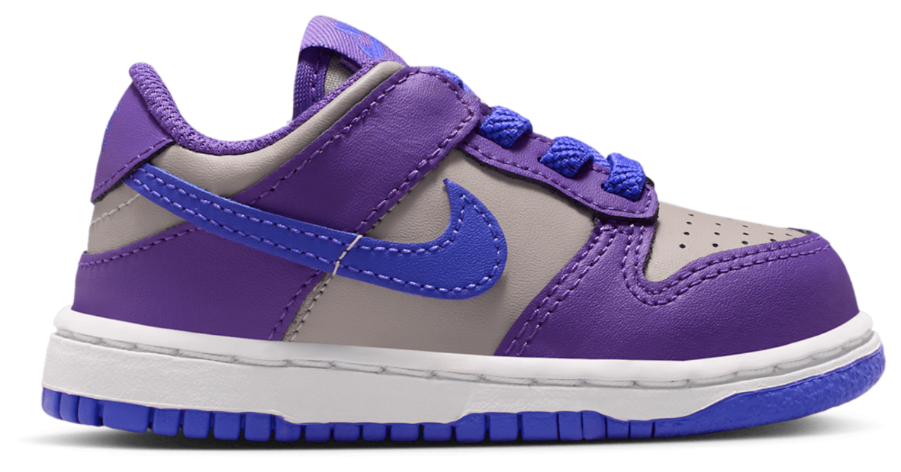 Nike Dunk Low Image 1 of 7. Tap to open photo gallery.