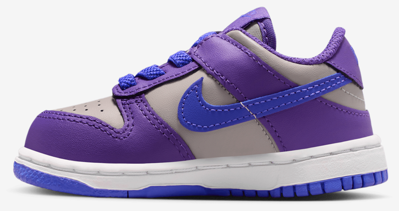 Nike Dunk Low Image 2 of 7. Tap to open photo gallery.