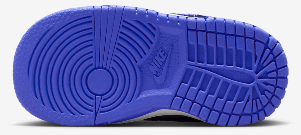 Nike Dunk Low Image 5 of 7. Tap to open photo gallery.