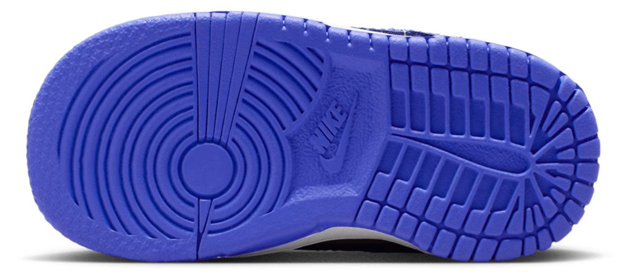 Nike Dunk Low Image 5 of 7. Tap to open photo gallery.