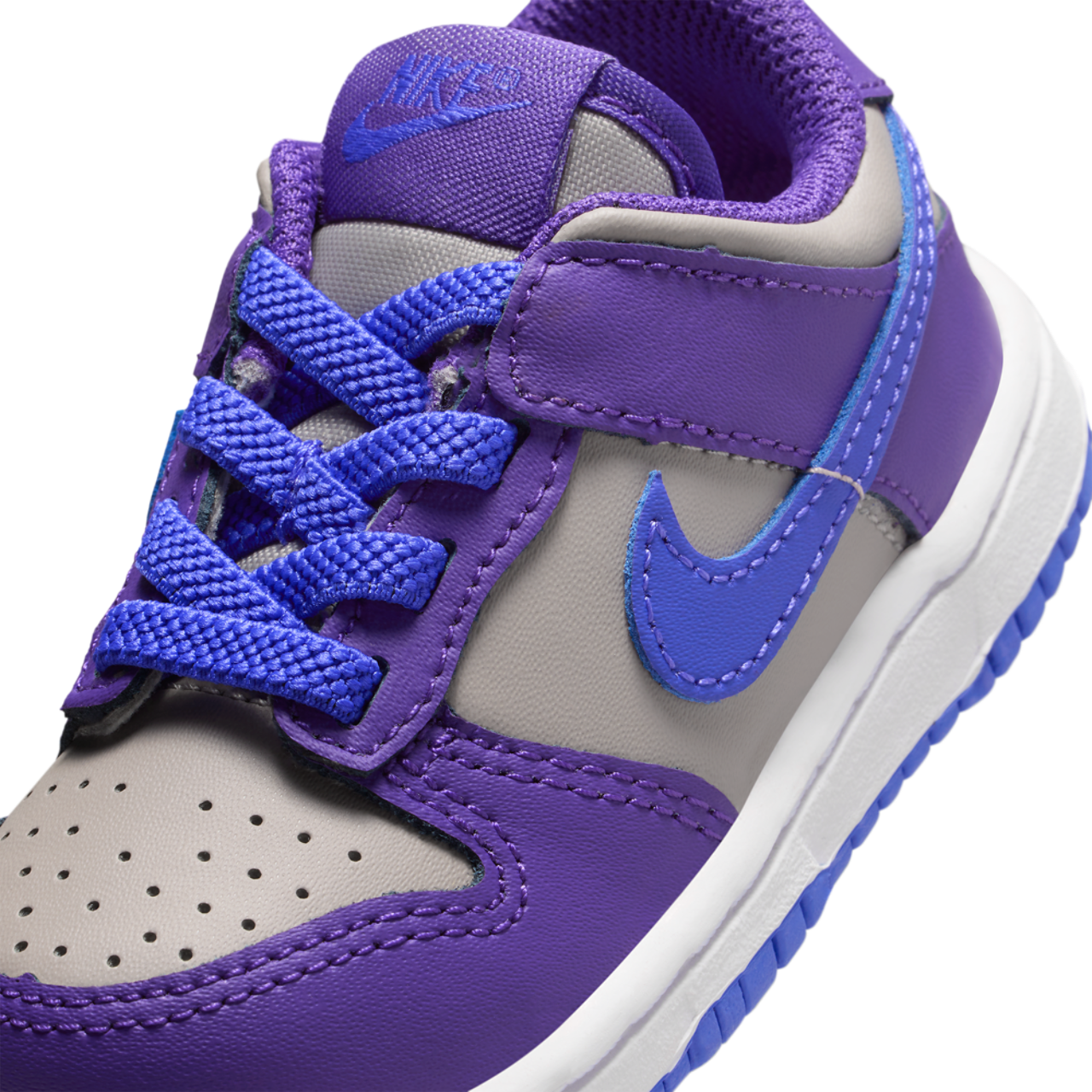 Nike Dunk Low Image 7 of 7. Tap to open photo gallery.