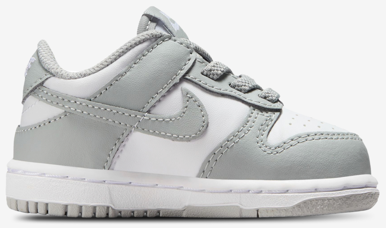 Nike Dunk Low  Image 1 of 5. Tap to open photo gallery.