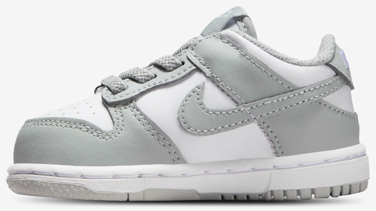 Nike Dunk Low  Image 2 of 5. Tap to open photo gallery.