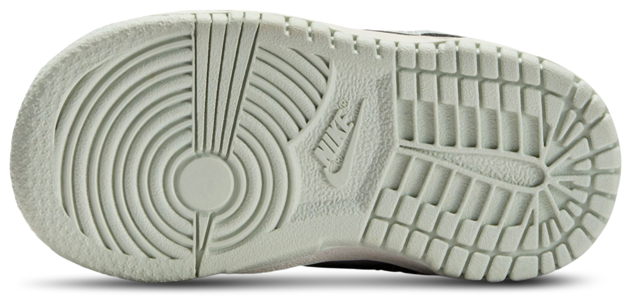 Nike Dunk Low  Image 5 of 5. Tap to open photo gallery.