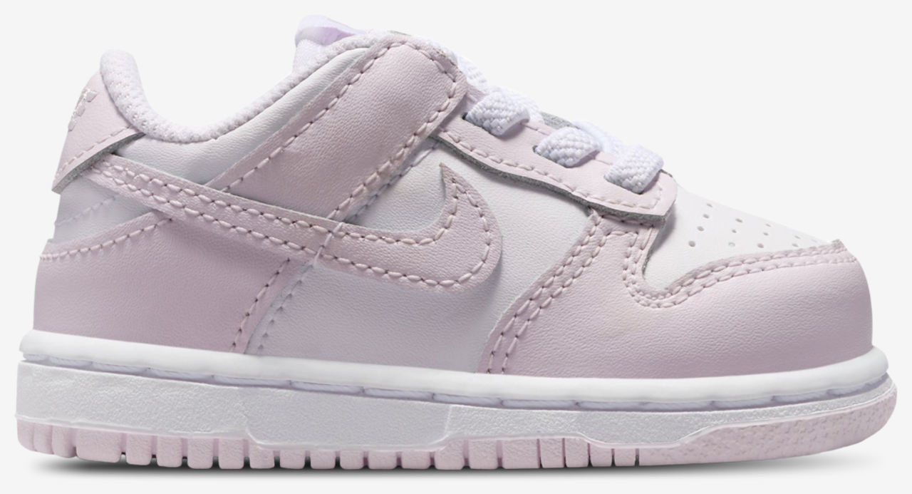 Nike Dunk Low Image 1 of 5. Tap to open photo gallery.