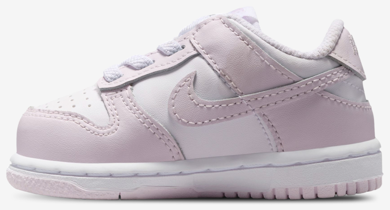 Nike Dunk Low Image 2 of 5. Tap to open photo gallery.