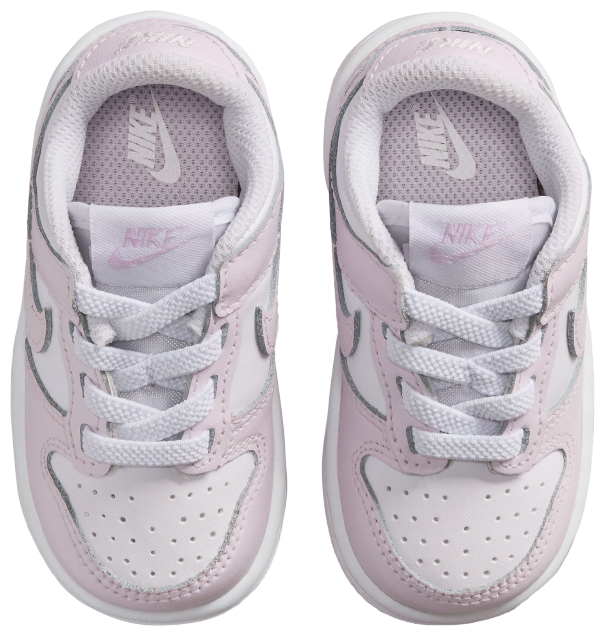 Nike Dunk Low Image 4 of 5. Tap to open photo gallery.