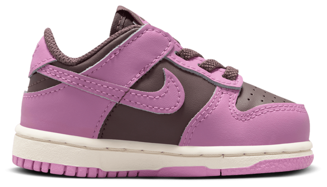 Nike Dunk Low Image 1 of 7. Tap to open photo gallery.