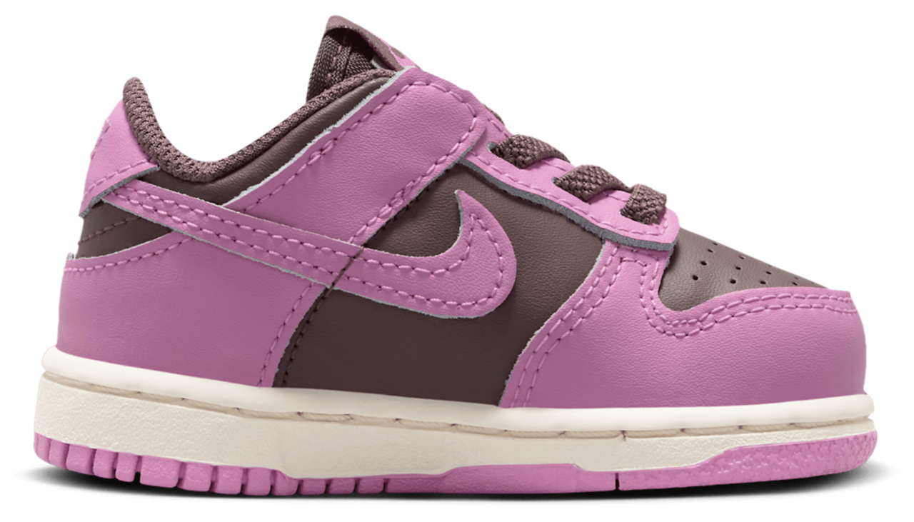 Nike Dunk Low Image 1 of 7. Tap to open photo gallery.