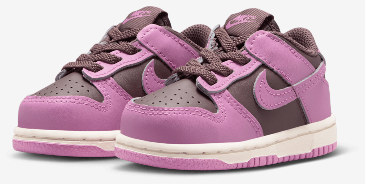Nike Dunk Low Image 6 of 7. Tap to open photo gallery.