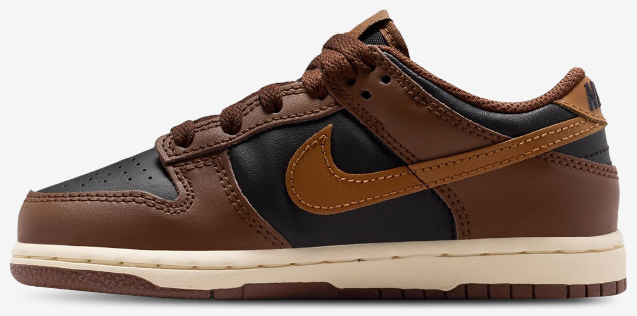 Nike Dunk Low Image 2 of 5. Tap to open photo gallery.