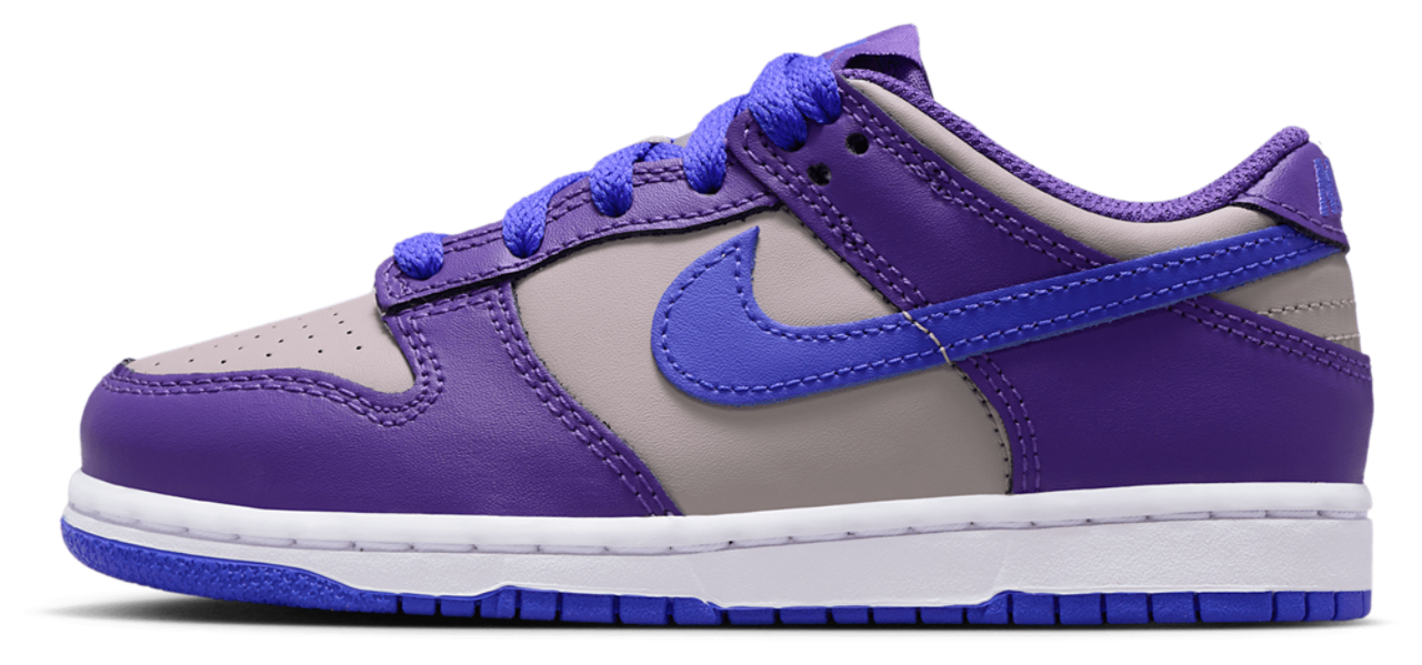 Nike Dunk Low Image 2 of 8. Tap to open photo gallery.