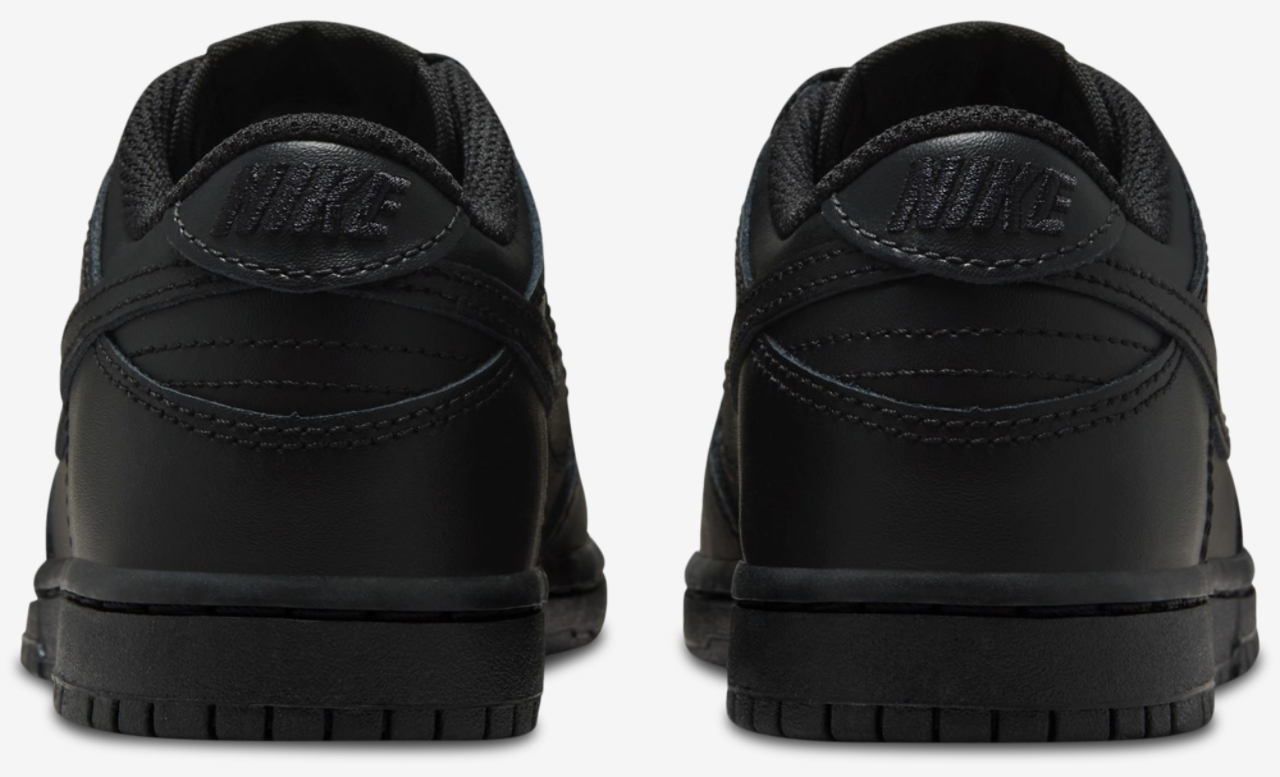 Nike Dunk Low Image 3 of 5. Tap to open photo gallery.