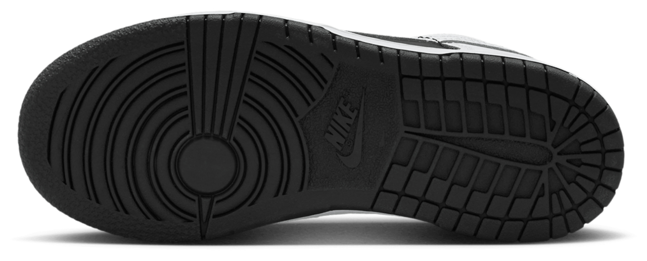 Nike Dunk Low Image 5 of 5. Tap to open photo gallery.
