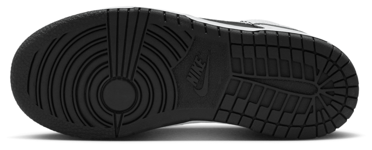 Nike Dunk Low Image 5 of 5. Tap to open photo gallery.