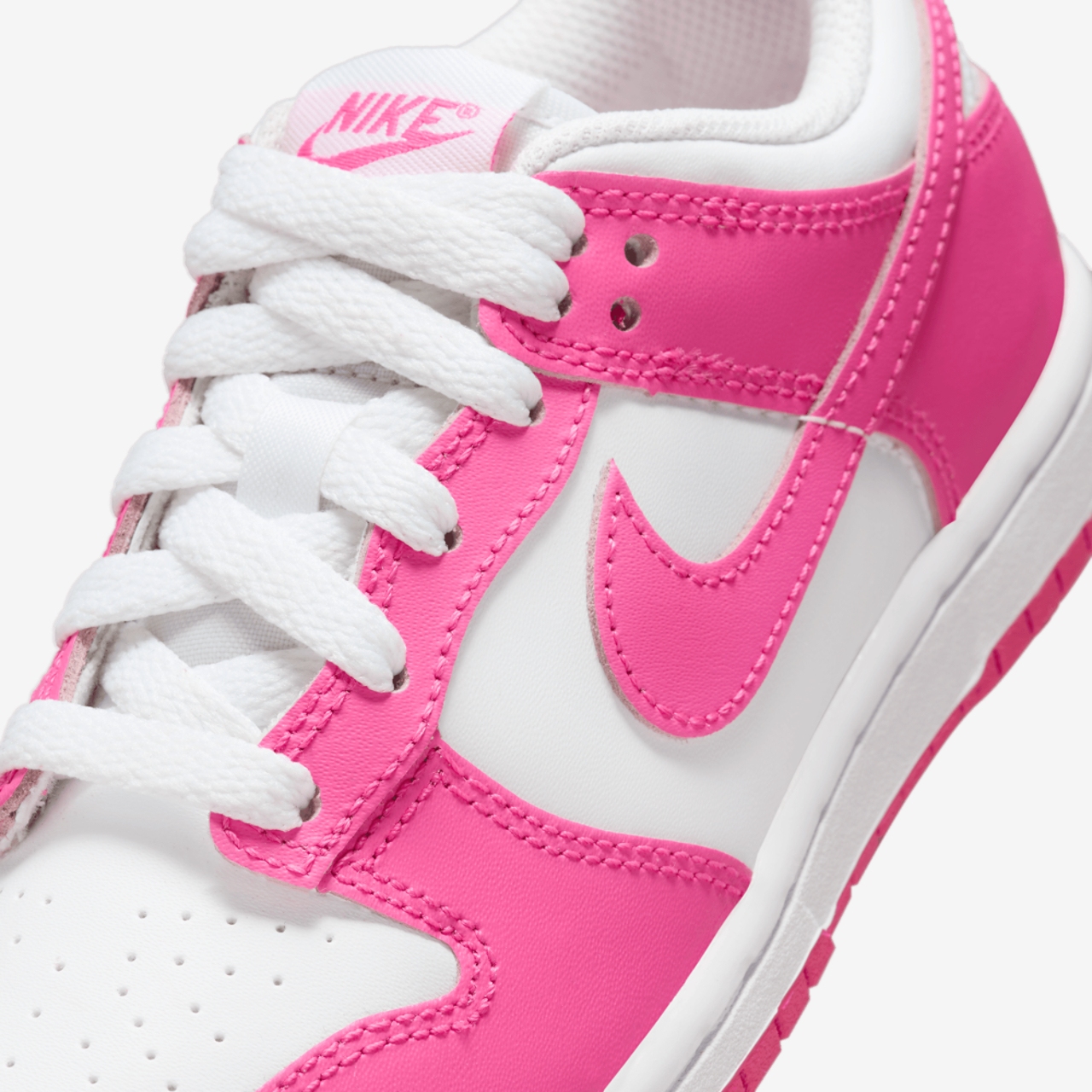 Nike Dunk Low Image 7 of 8. Tap to open photo gallery.