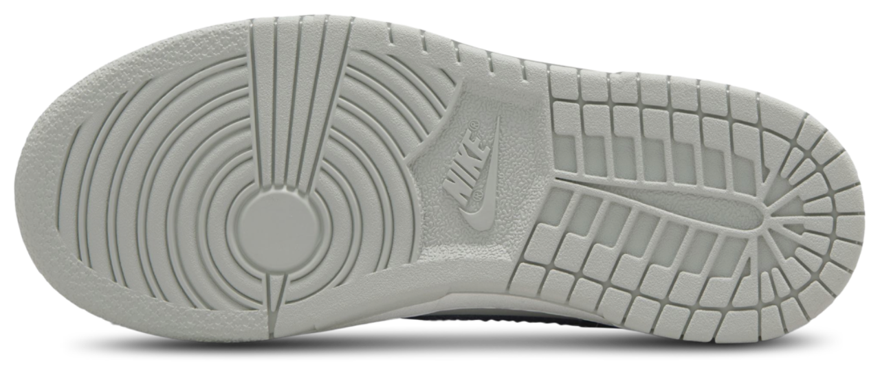 Nike Dunk Low Image 5 of 5. Tap to open photo gallery.