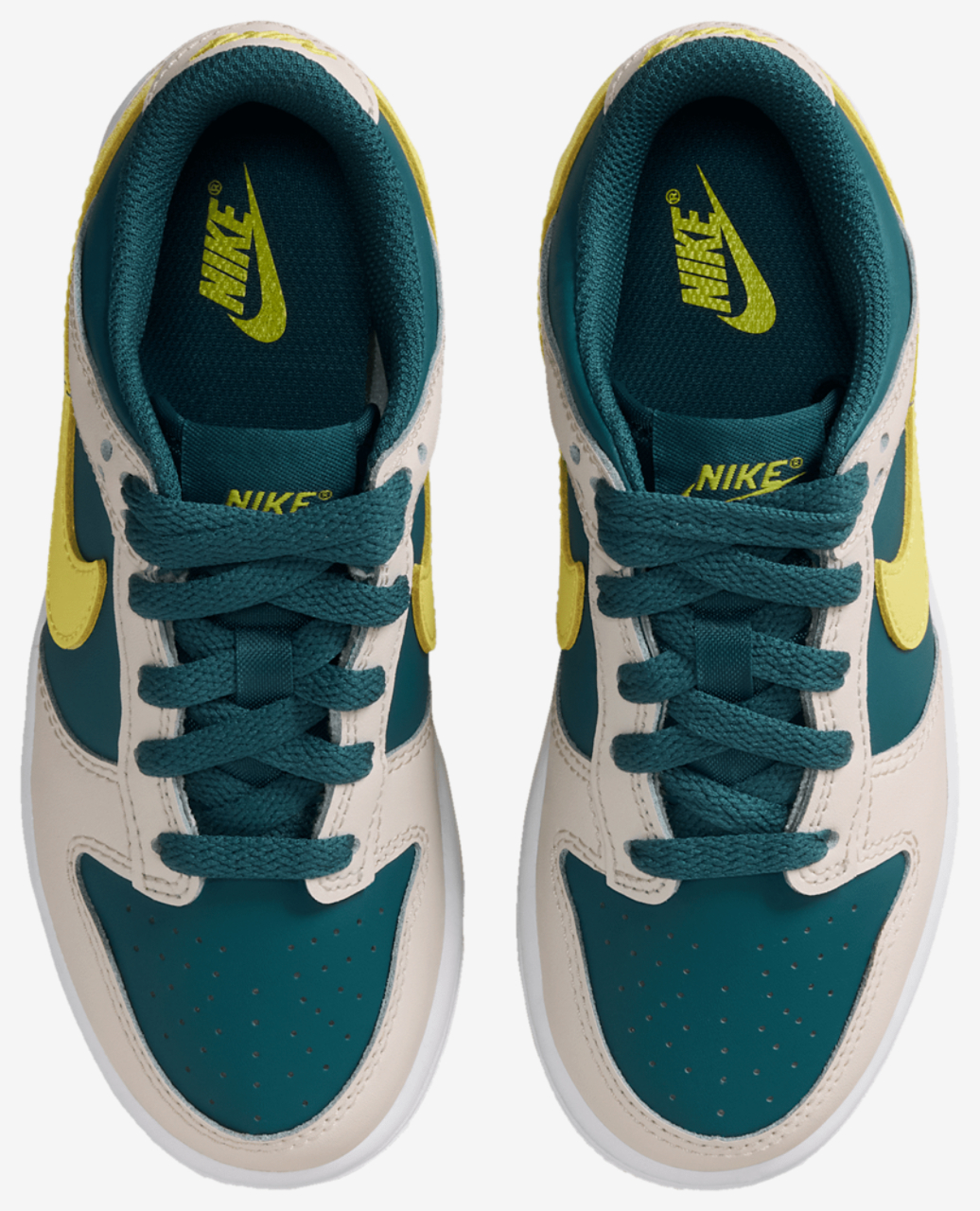 Nike Dunk Low Image 4 of 8. Tap to open photo gallery.