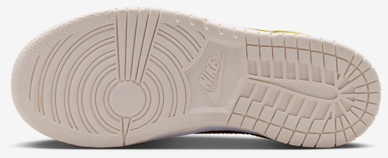 Nike Dunk Low Image 5 of 8. Tap to open photo gallery.