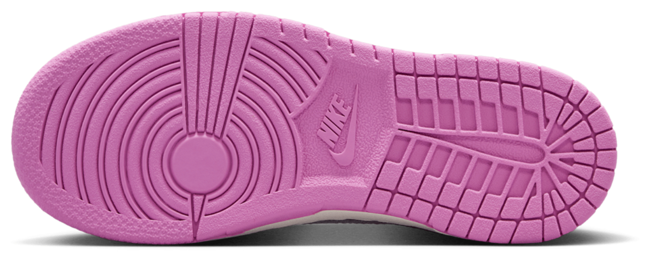 Nike Dunk Low Image 5 of 5. Tap to open photo gallery.